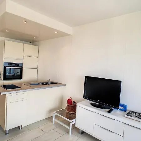 Trident Sea View 104 Apartment